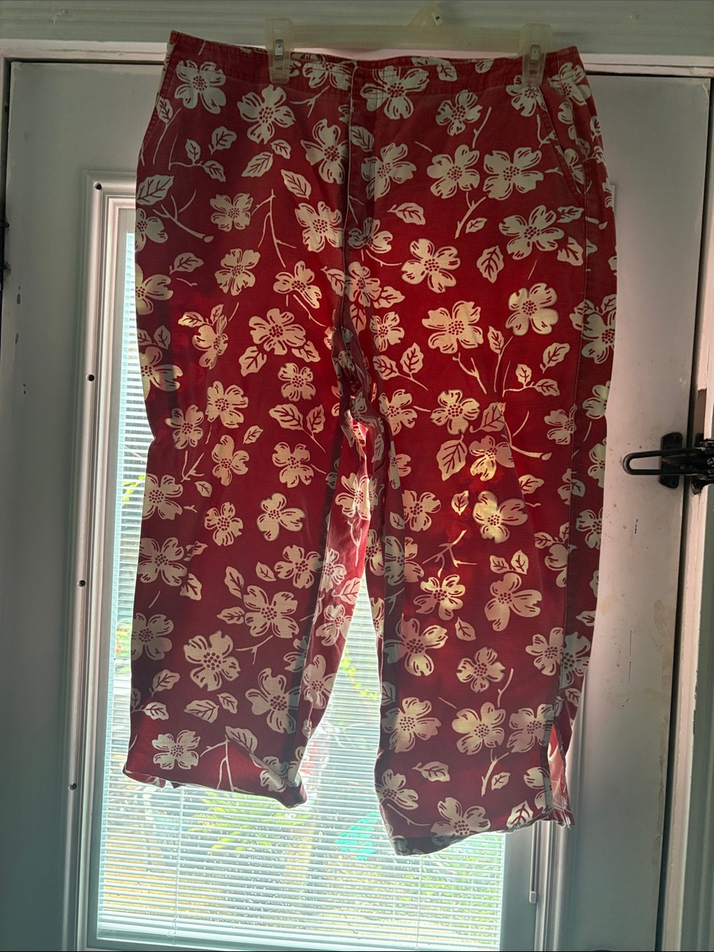 Ladies Red Floral capri’s with Cream Print